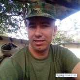 Militar. Busco pareja. Mujeres de 20 a