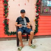 Busco una chica de 18 en adelante q sea