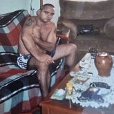 Eletronica. Que sea fiel con su pareja.