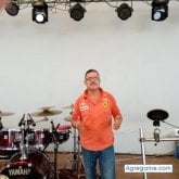 Empleado. Busco pareja. Mujeres.