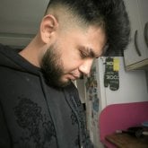 Alegre etc etc etc etc. Detallista y muy