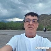 Busco hacer amistades. Normal. Pasear y