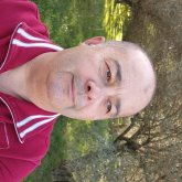 Busco hacer amistades. Femei între