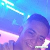 Pizzería. Busco pareja. Mujeres.