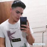 Busco ligar. Chicas. Chico simpático.