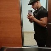 Operador. Mujeres con curvas o delgadas.