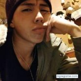 Militar. Mujer que busque algo de una