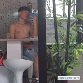 Estudio. Mujer para pasar un rato