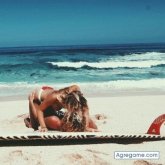 Mujeres solteras en Naquera