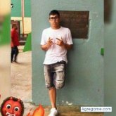 Trabajo. Busco hacer amistades. Amigas.