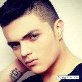 Cantante. Busco pareja. Gente.