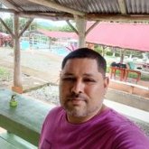 Encuentra Hombres solteros en Orotina