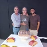 Mujeres, mimosas y súper cariñosas.