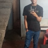 Busco pareja. Mujer. Hombre. Mujer.