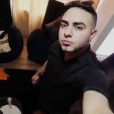 Operador. Busco una mujer hermosa.