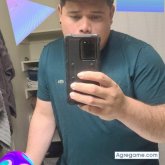 Busco pareja. Mujeres. Aventuras.