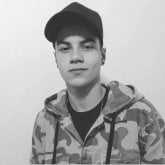 Mujer entre 25 y 40. Soltero atlético