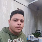 Chofer. Solo conocernos. Todo normal. Me