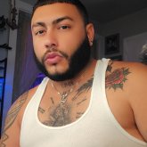 Trabajo. Busco pareja. Una chica sincera