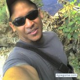 DELIRIOUS chico soltero en 