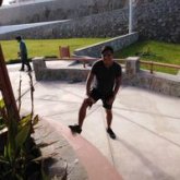 Busco hacer amistades. Amigas. Alegre.