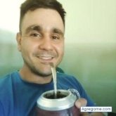 Oficial. Busco conocer gente.