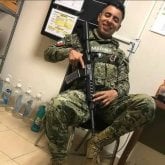 Estoy buscando una mujer bonita. Muy