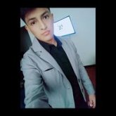 Trabajo. Busco conocer gente. Amigos.