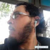 Encuentra Hombres solteros en El Trébol