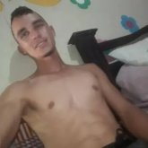 Busco pareja. Amistades. Muy ardiente.