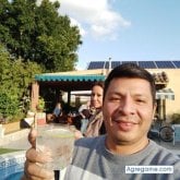 Busco pareja. Chicas abiertas. Las