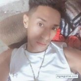 Busco pareja. Mujer. Escuchar musica.