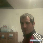 Dam chico soltero en Isidro Casanova