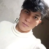 Busco pareja. Amistades y algo más si