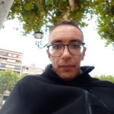 Busca una chica de 30anos a 40 años.