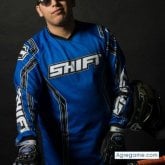 Busco pareja. Relación. Aventurero y