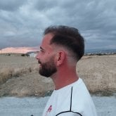 Sin trabajo. Busco pareja. La mujer