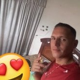 Encuentra Hombres solteros en El Piñal