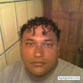 Dama. Pura vida. Musica.