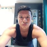 Trabajo. Busco chatear. Para una