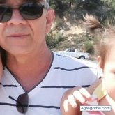 Isaelm chico soltero en Whittier