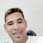 Mujer con quién compartir. Atento