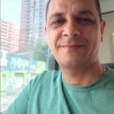 Busco conocer gente. Chicas. Una persona