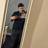 Una mujer para mirarnos. Guapo amistoso