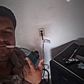 Trabajo. Busco pareja. Busco una mujer.