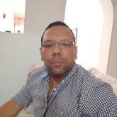 Mujer, sin compromiso. Curioso,