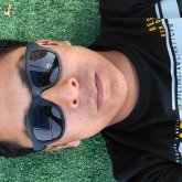 Trabajador. Busco conocer gente. Una