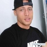 Busco pareja. Creativo y activo.