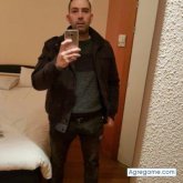 Busco ligar. Una mujer guapa y