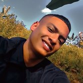 Empleado. Busco conocer gente. Mujeres.